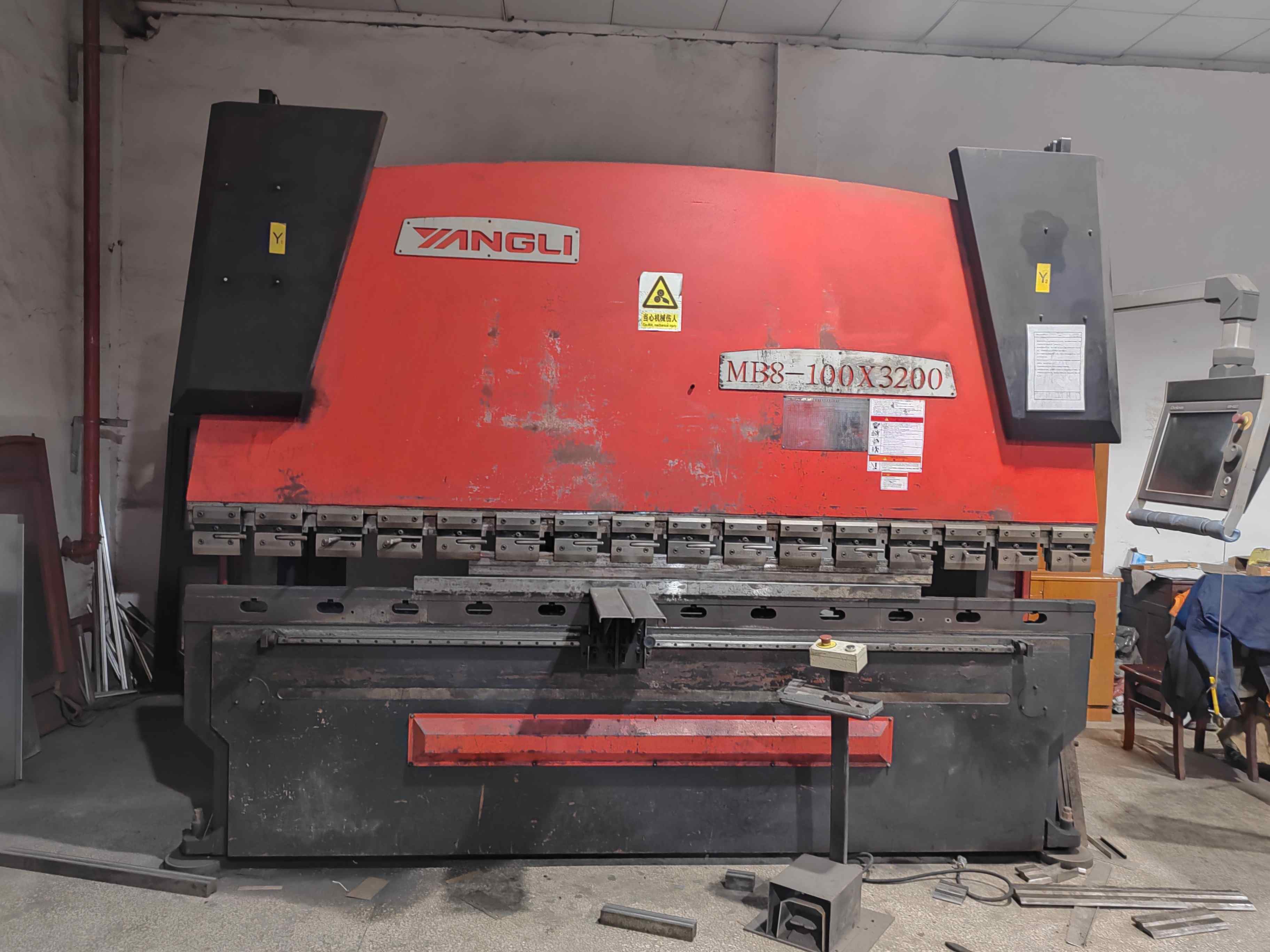 扬力 MB8-100X3200 数控折弯机