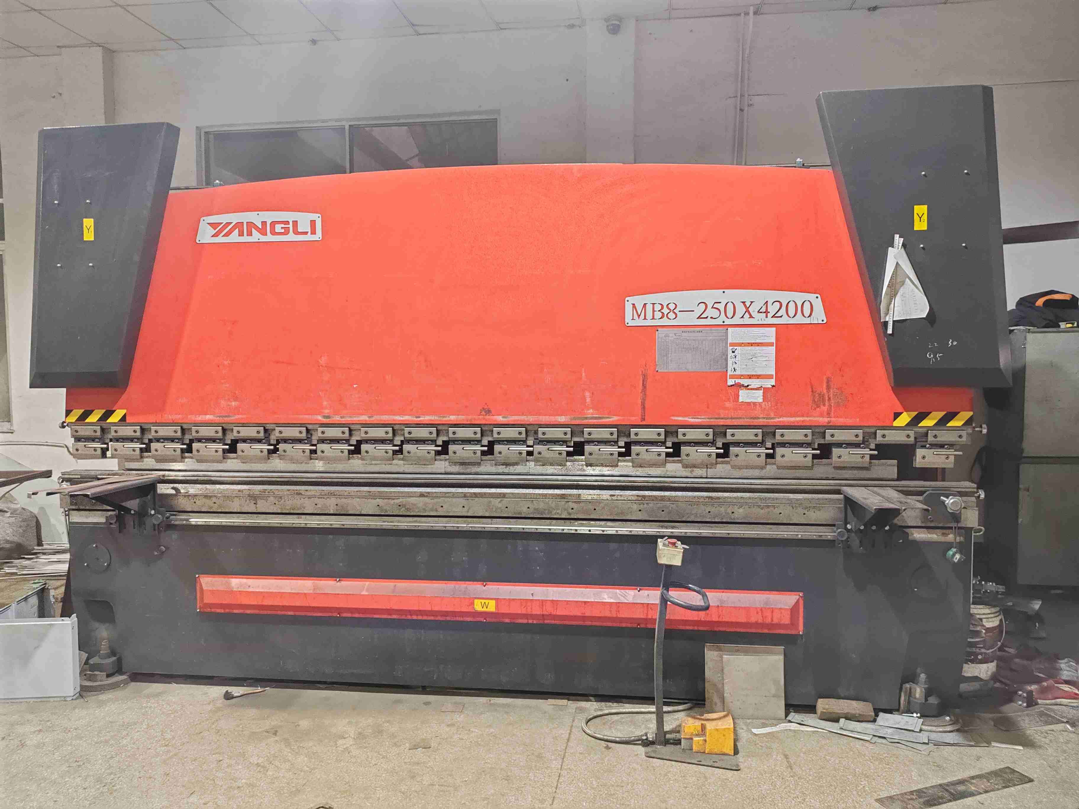 扬力 MB8-250X4200 数控折弯机